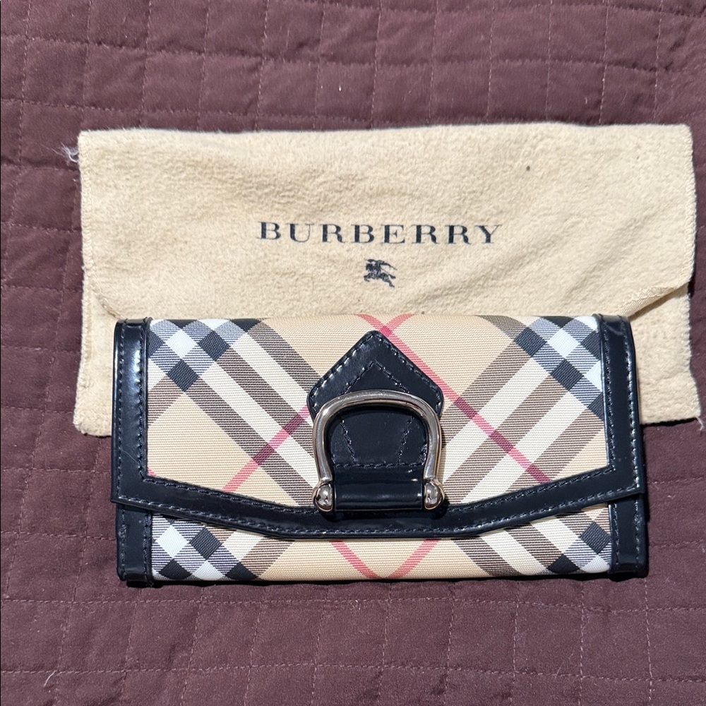 Burberry Check Pattern Wallet in Beige and Black